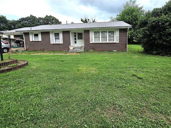 113 Pleasant Avenue, Berryville, AR 72616