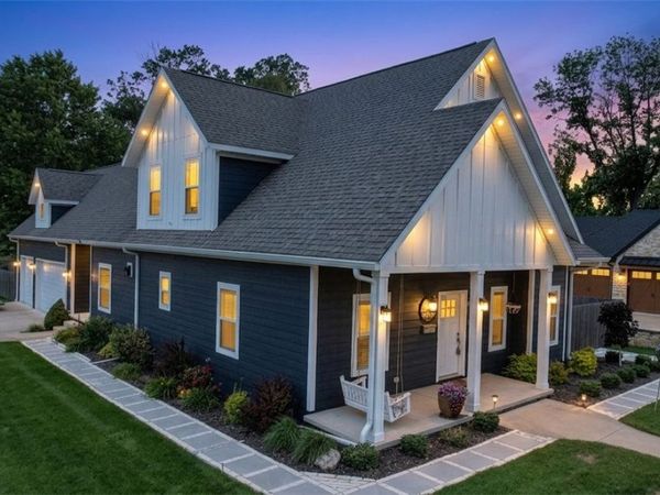 616 2nd Street , Bentonville, AR 72712