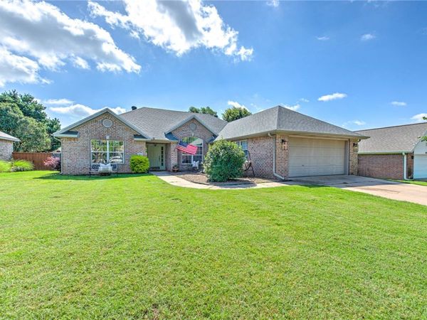 215 Shane Drive , Centerton, AR 72719
