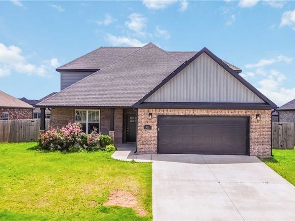 931 Skyline Loop , Centerton, AR 72719