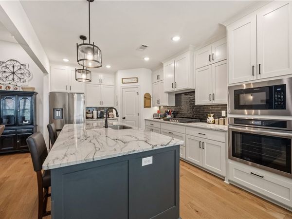1110 Whistler Street, Bentonville, AR 72713