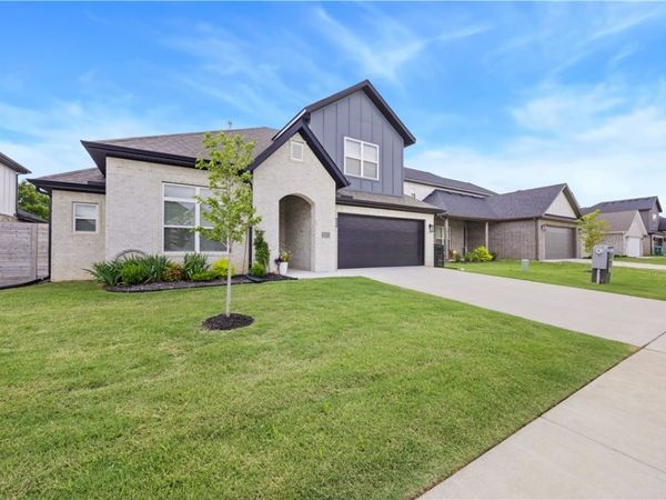 1110 Whistler Street , Bentonville, AR 72713
