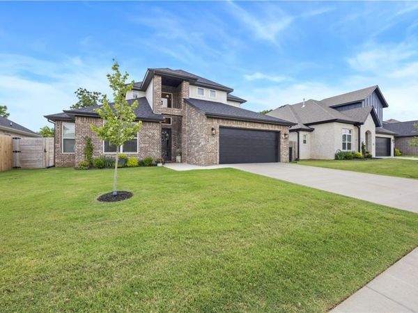 1100 Whistler Street, Bentonville, AR 72713