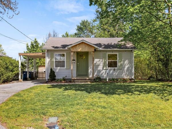 804 NW B Street, Bentonville, AR 72712