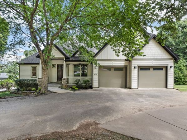 970 N Eastwood Drive , Fayetteville, AR 72701