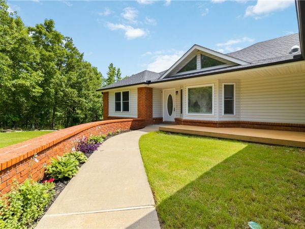 11 Mcmanigal Lane, Bella Vista, AR 72715