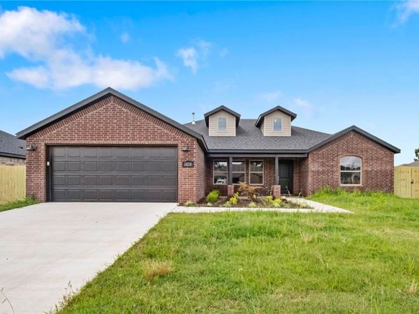 1028 Marquis Avenue , Lowell, AR 72745
