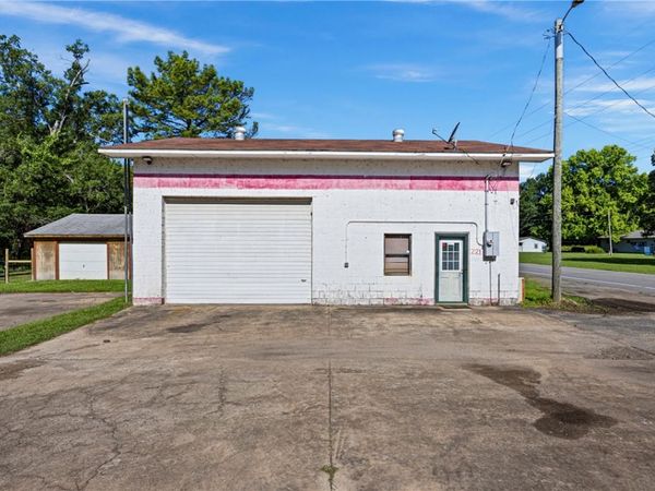 221 Highway 9 , Morrilton, AR 72110