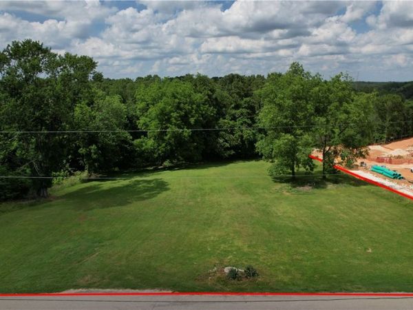 201 Valley , Bentonville, AR 72712
