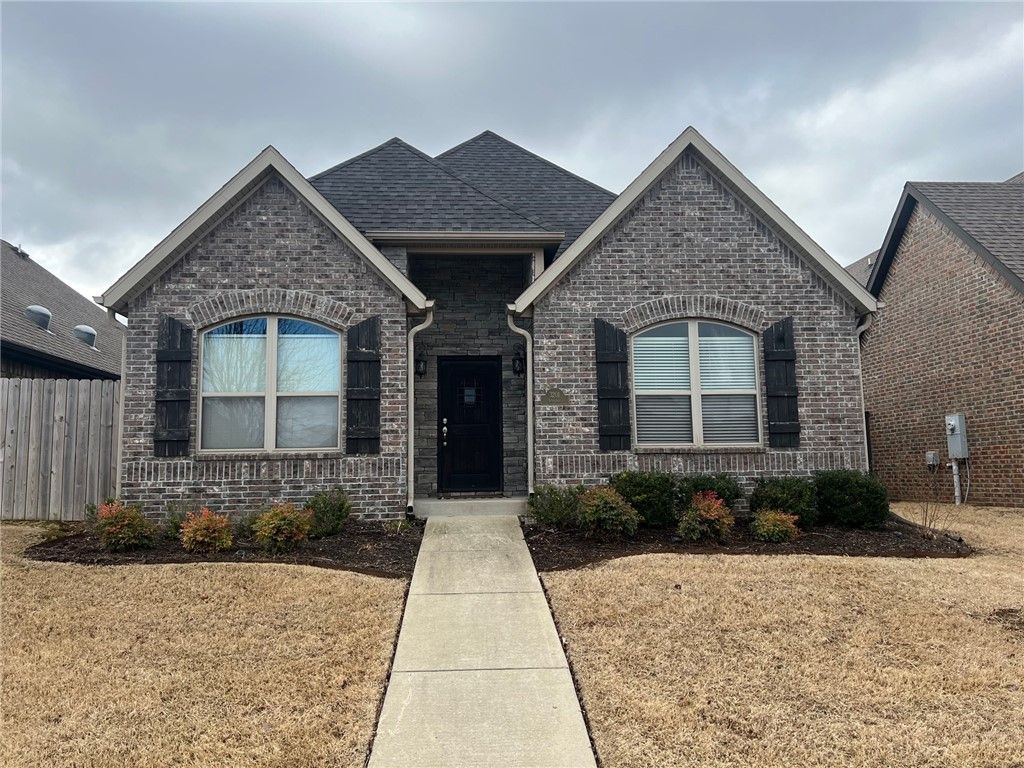 3201 SW Stoneway Avenue, Bentonville, AR 72713 Main Photo