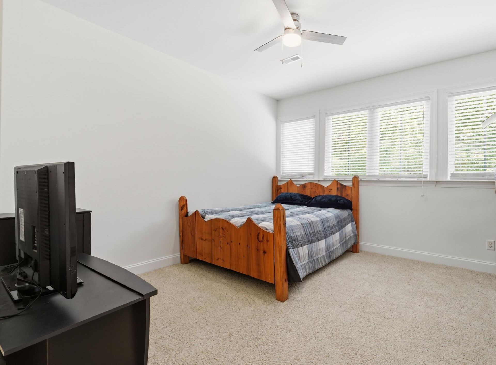 1404 Leisure Drive Photo 28
