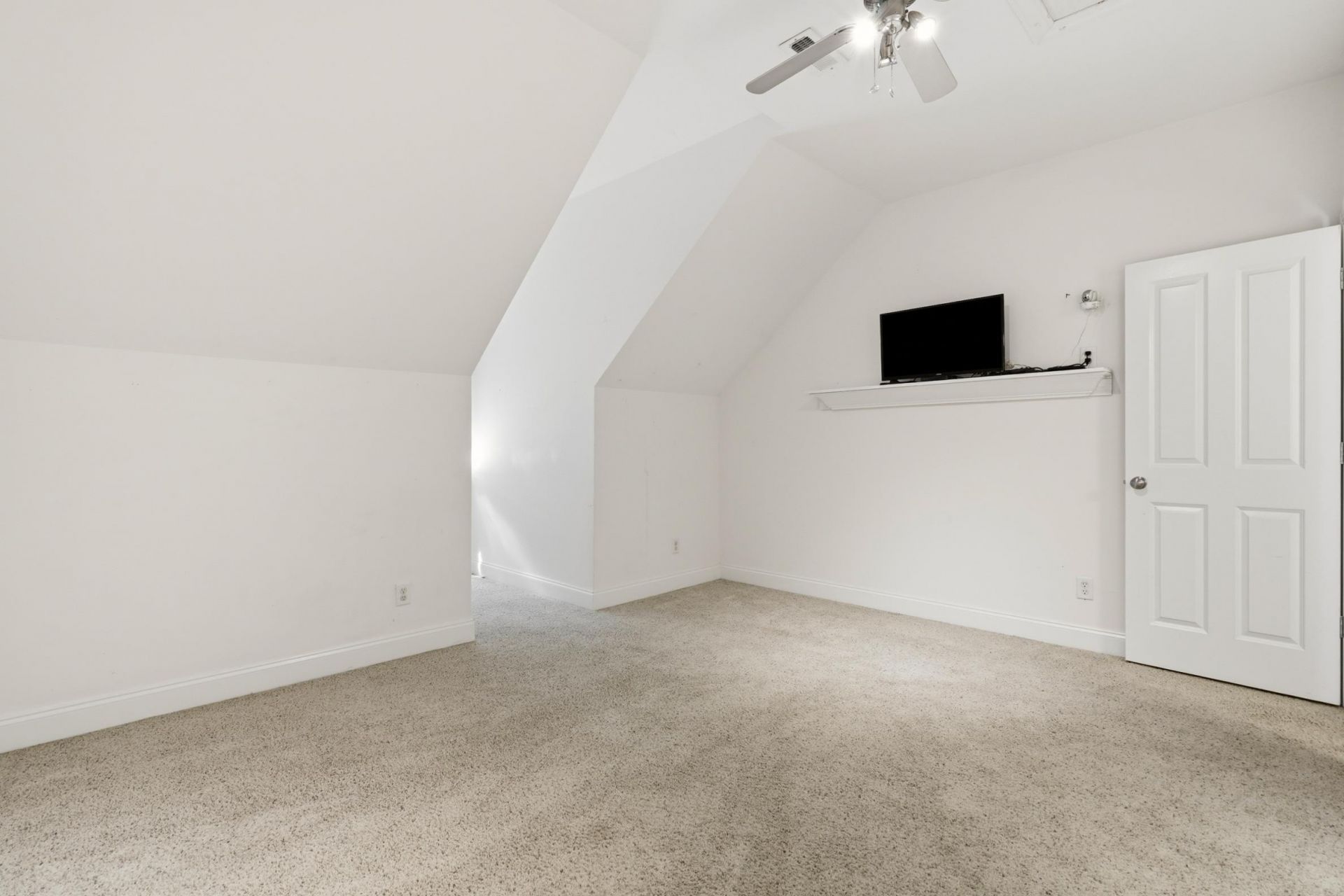 1404 Leisure Drive Photo 29