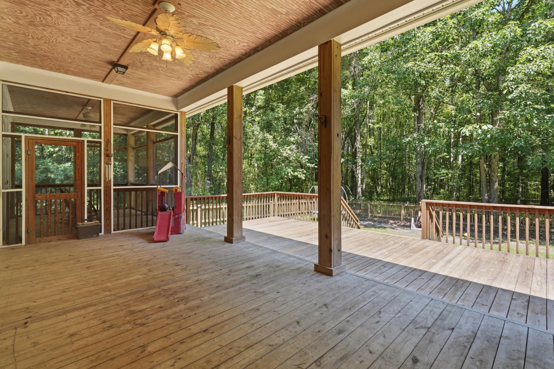 1404 Leisure Drive Photo 7