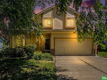 15116 Chalco Pointe Drive, Omaha, NE 68138