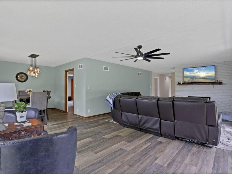 855 E Village Drive , Newark, OH 43055 Photo 12
