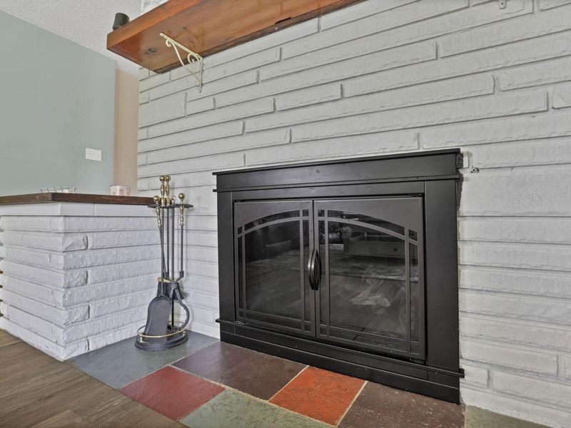 855 E Village Drive , Newark, OH 43055 Photo 13