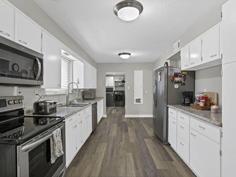 855 E Village Drive , Newark, OH 43055 Photo 24