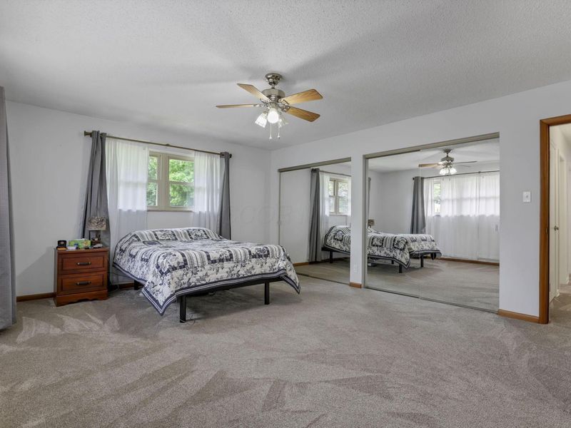 855 E Village Drive , Newark, OH 43055 Photo 30