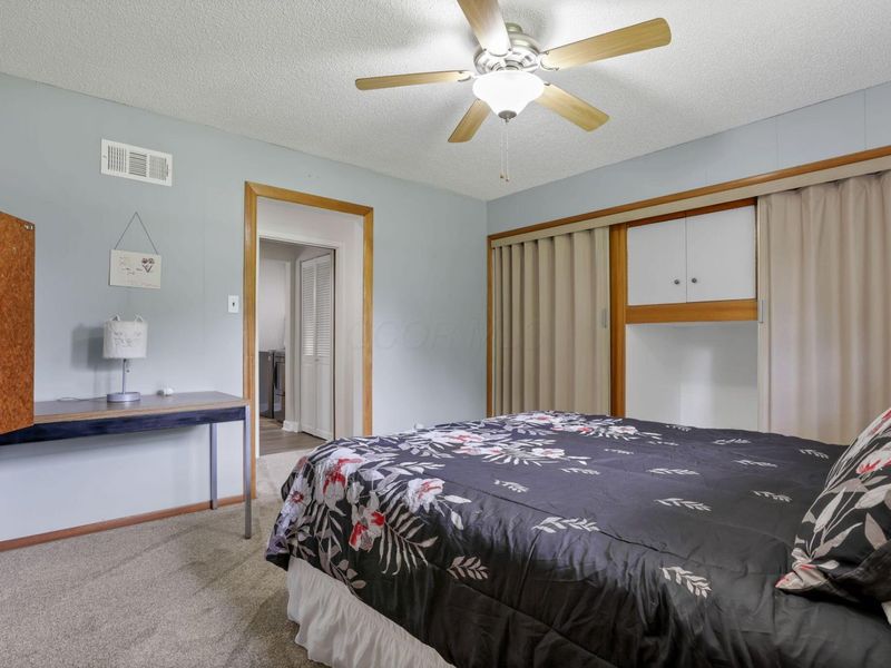 855 E Village Drive , Newark, OH 43055 Photo 31