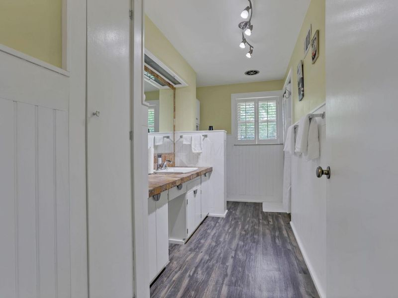 855 E Village Drive , Newark, OH 43055 Photo 33