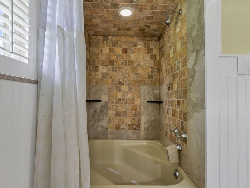 855 E Village Drive , Newark, OH 43055 Photo 35