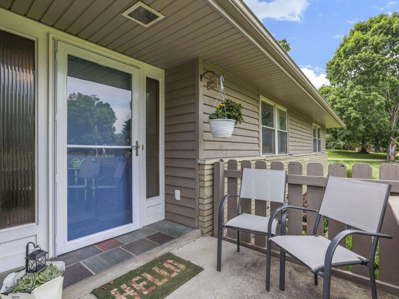 855 E Village Drive , Newark, OH 43055 Photo 8