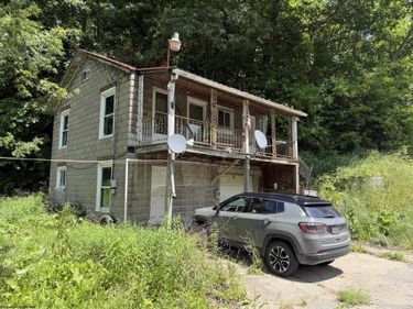 1284 Lazzelle Union Road, Maidsville, WV 26541