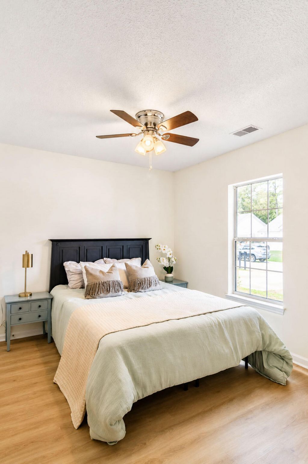 7312 Suncatcher Drive Photo 12