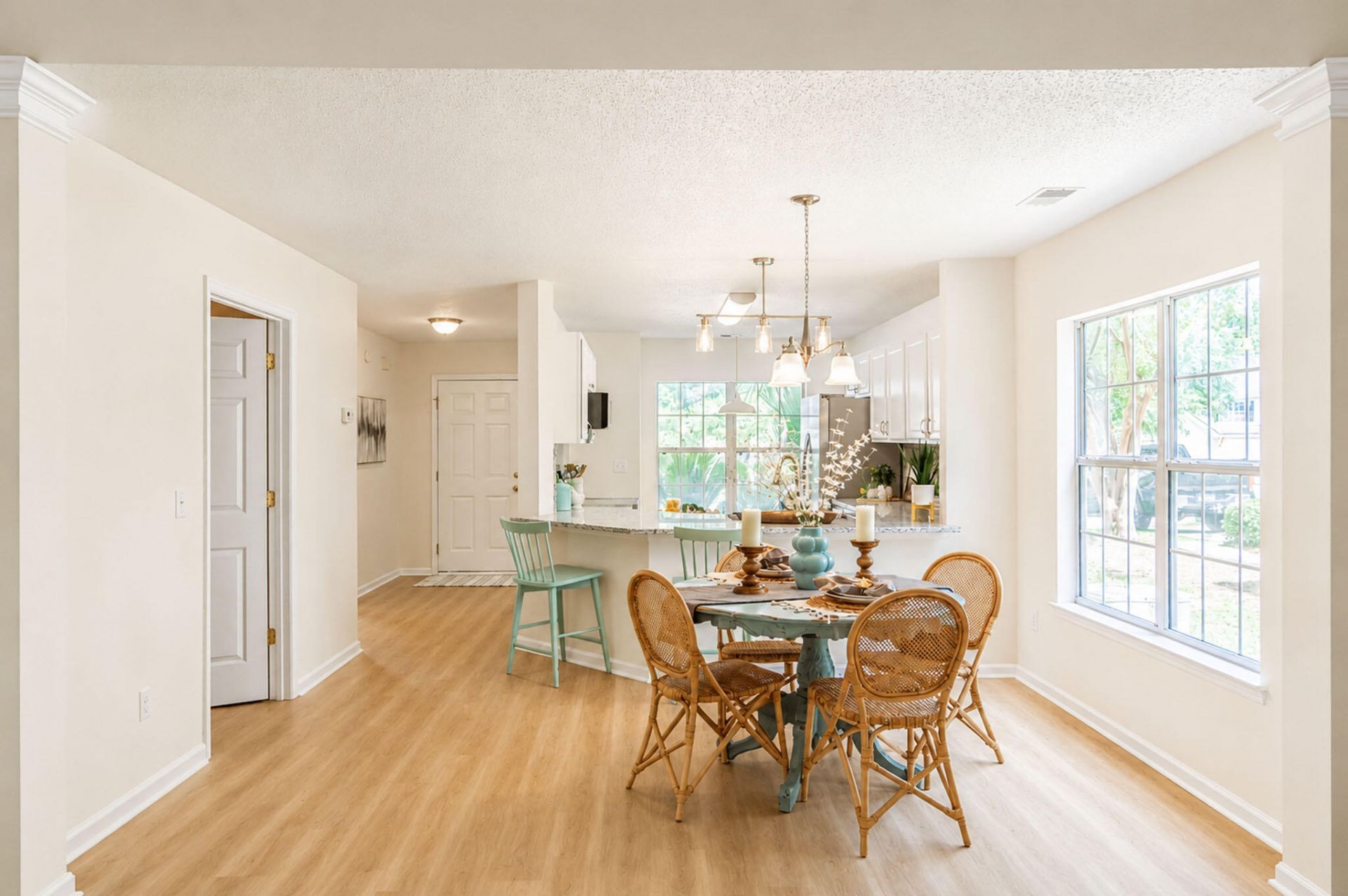 7312 Suncatcher Drive Photo 6