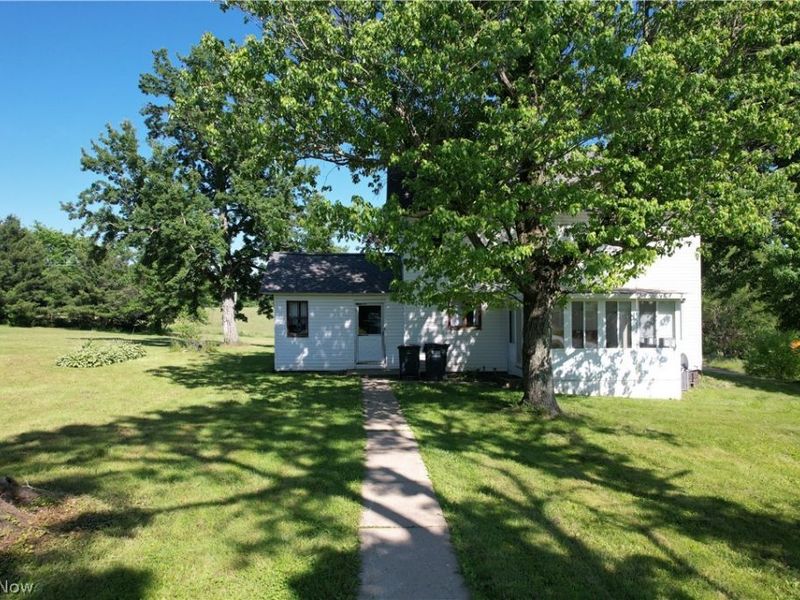 15760 N Palmyra Road, Diamond, OH 44429 Photo 2