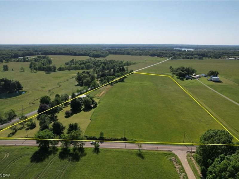 15760 N Palmyra Road, Diamond, OH 44429 Photo 5
