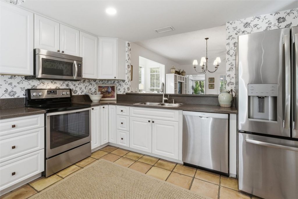 1340 Ivy Court, Unit 213, Vero Beach, FL 32963 Photo