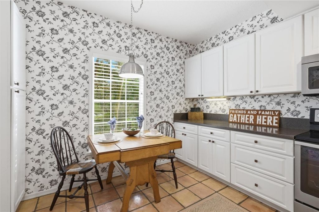 1340 Ivy Court, Unit 213, Vero Beach, FL 32963 Photo