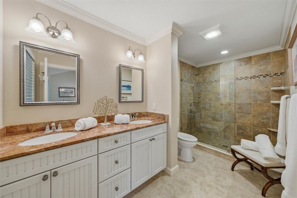 1340 Ivy Court, Unit 213, Vero Beach, FL 32963 Photo