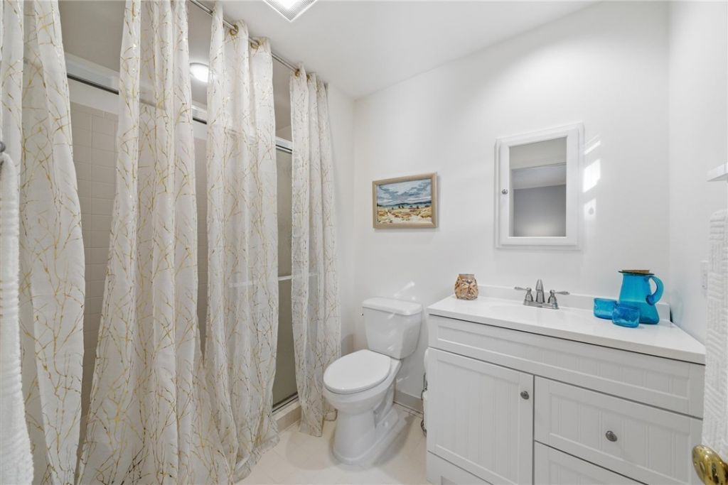 1340 Ivy Court, Unit 213, Vero Beach, FL 32963 Photo