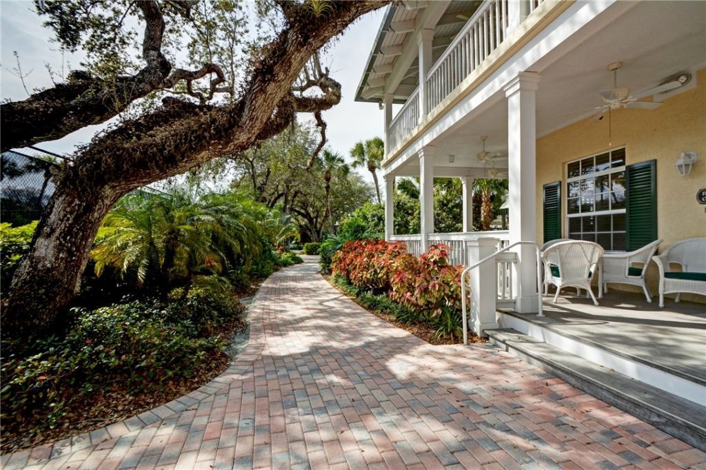 1340 Ivy Court, Unit 213, Vero Beach, FL 32963 Photo