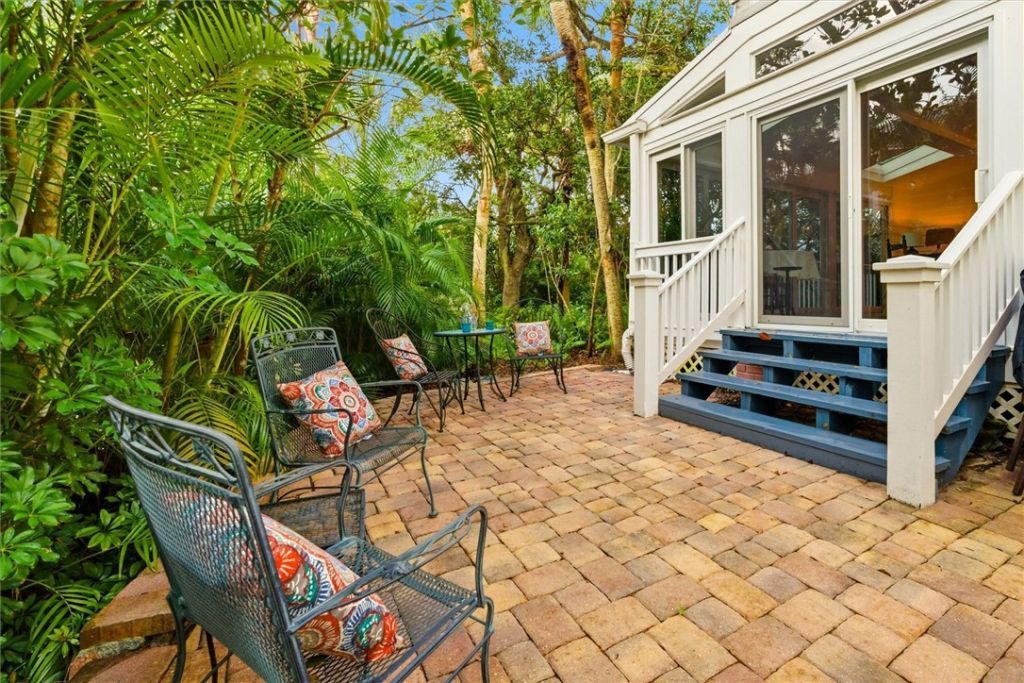 1340 Ivy Court, Unit 213, Vero Beach, FL 32963 Photo