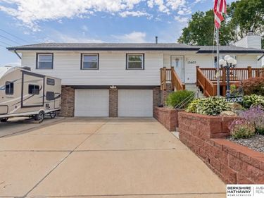 15605 Valley Street, Omaha, NE 68130