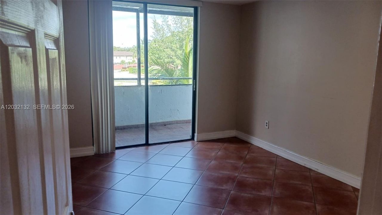 8335 SW 152nd Ave, Unit B-310, Miami, FL 33193 Photo