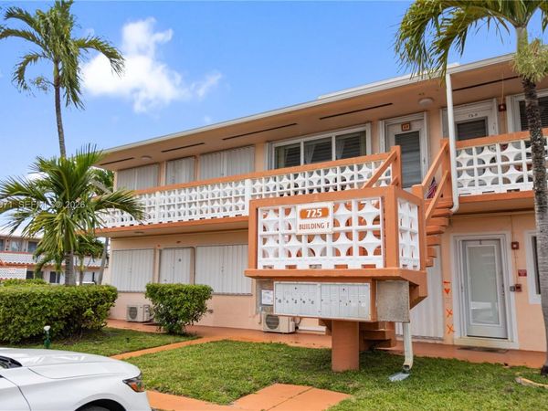 725 SW 11th Ave , Unit 12, Hallandale Beach, FL 33009
