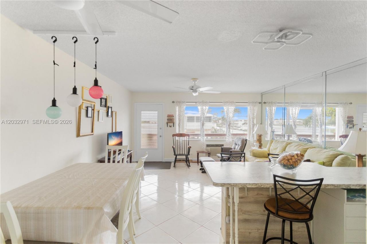 725 SW 11th Ave , Unit 12, Hallandale Beach, FL 33009 Photo