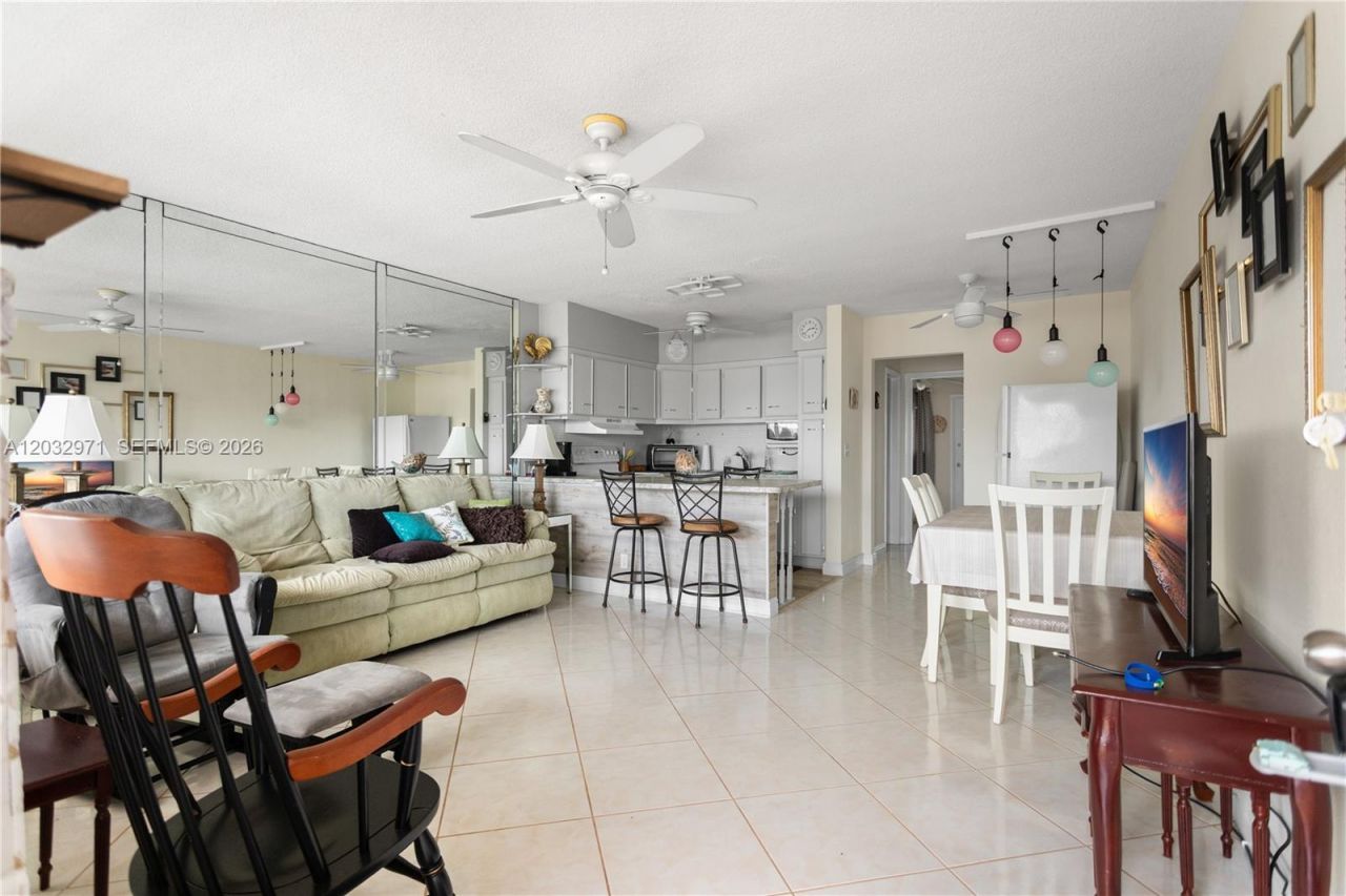 725 SW 11th Ave , Unit 12, Hallandale Beach, FL 33009 Photo