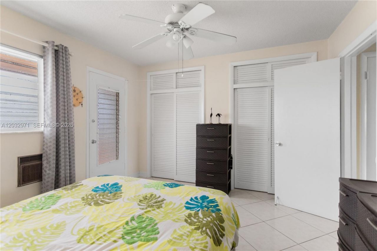 725 SW 11th Ave , Unit 12, Hallandale Beach, FL 33009 Photo