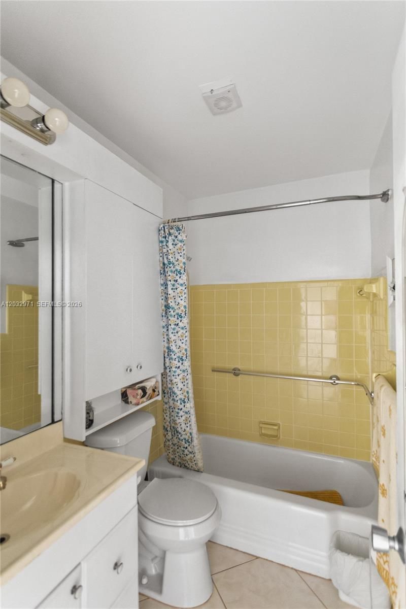 725 SW 11th Ave , Unit 12, Hallandale Beach, FL 33009 Photo