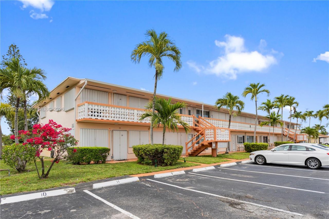725 SW 11th Ave , Unit 12, Hallandale Beach, FL 33009 Photo