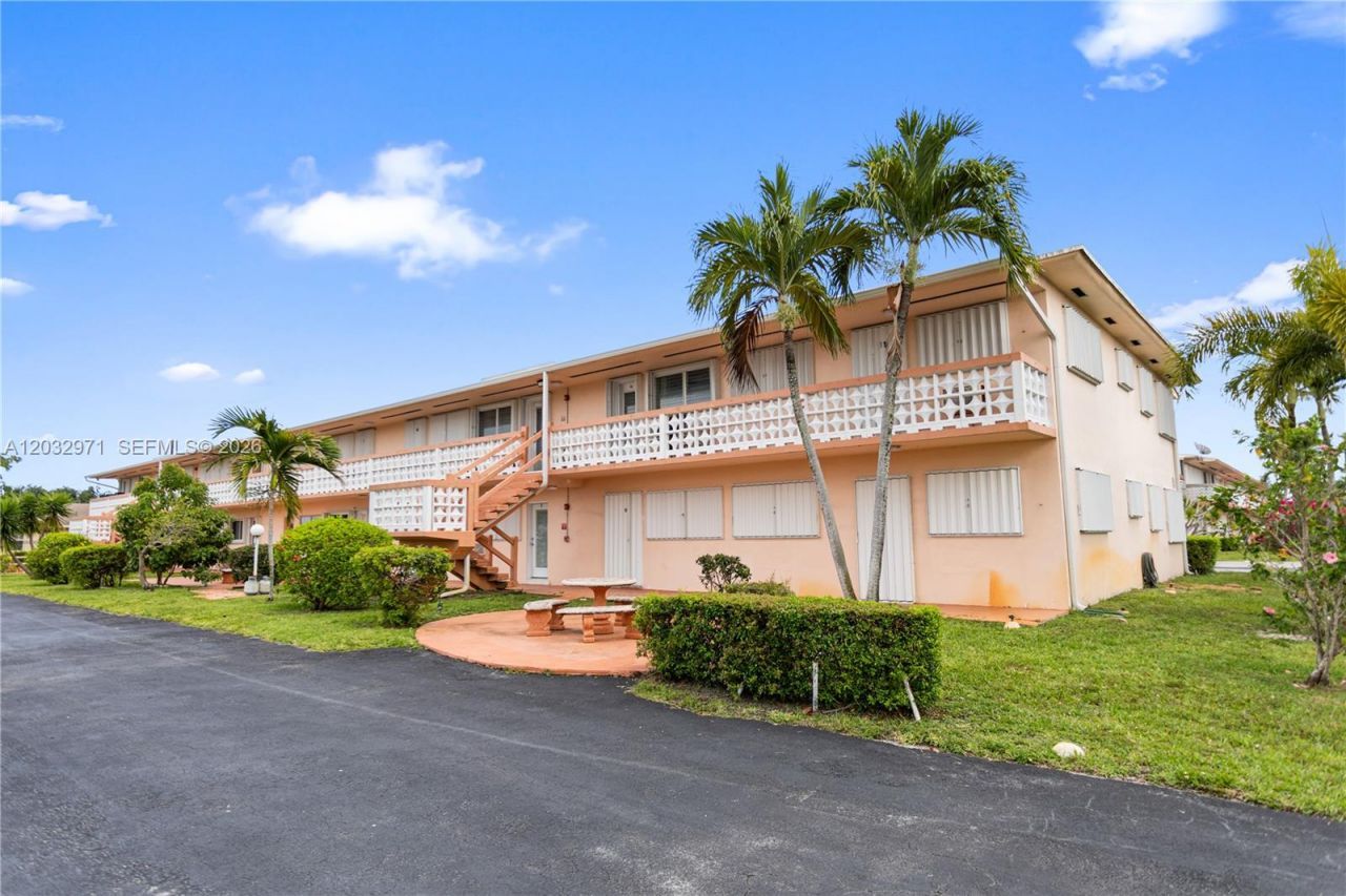 725 SW 11th Ave , Unit 12, Hallandale Beach, FL 33009 Photo