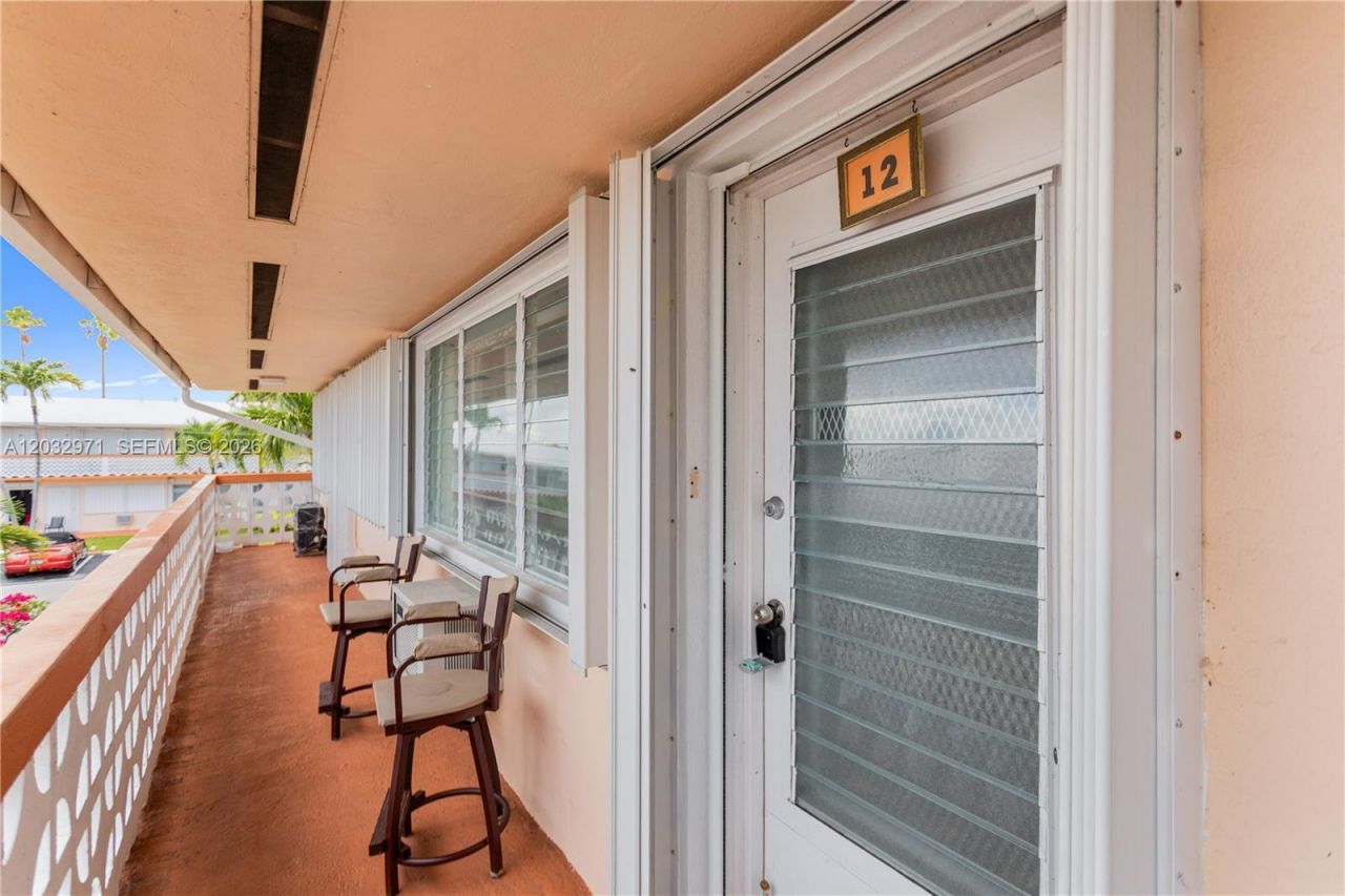725 SW 11th Ave , Unit 12, Hallandale Beach, FL 33009 Photo