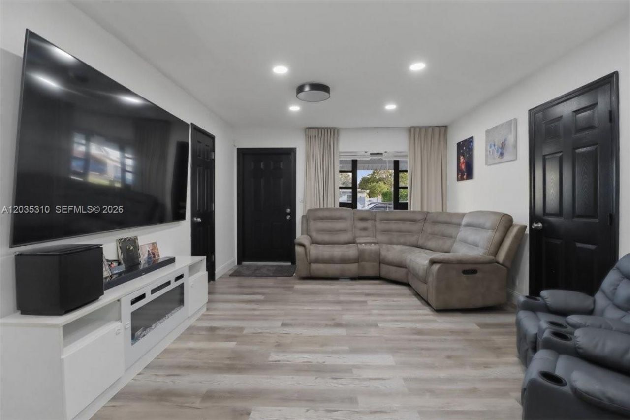 7551 Polk St , Hollywood, FL 33024 Photo
