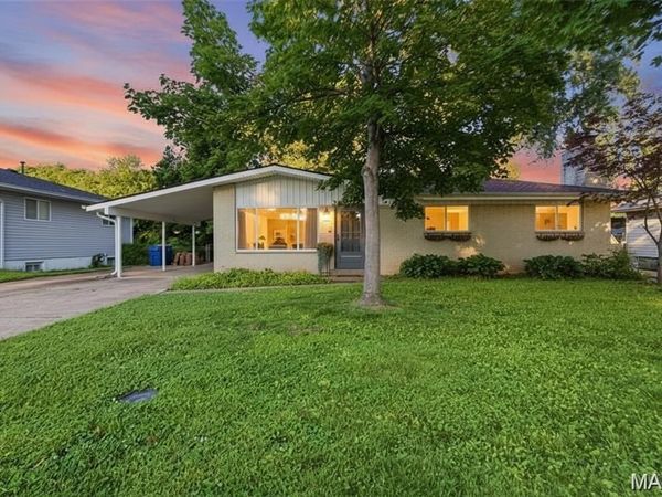 2720 Lakeport Drive, Maryland Heights, MO 63043