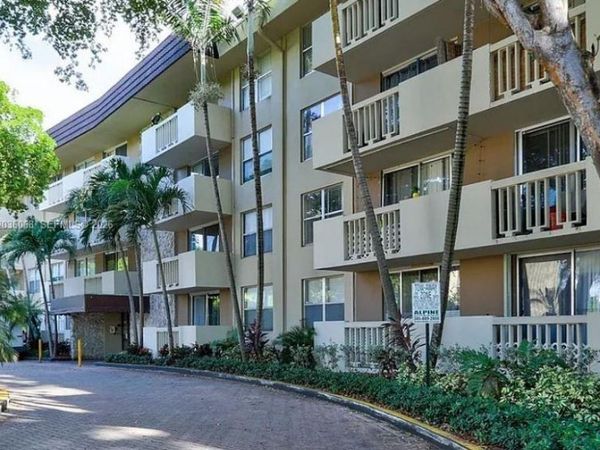 1805 Sans Souci Blvd , Unit 506, North Miami, FL 33181